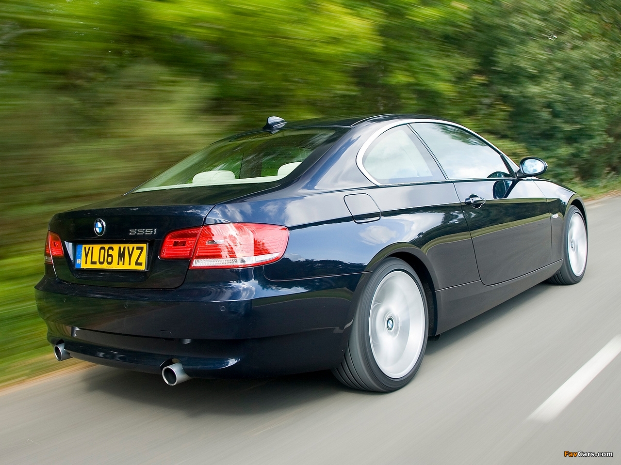 Images of BMW 335i Coupe UK-spec (E92) 2007–10 (1280 x 960)