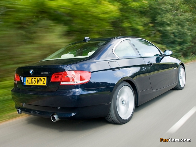 Images of BMW 335i Coupe UK-spec (E92) 2007–10 (640 x 480)