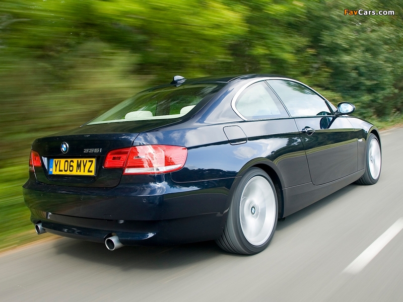 Images of BMW 335i Coupe UK-spec (E92) 2007–10 (800 x 600)