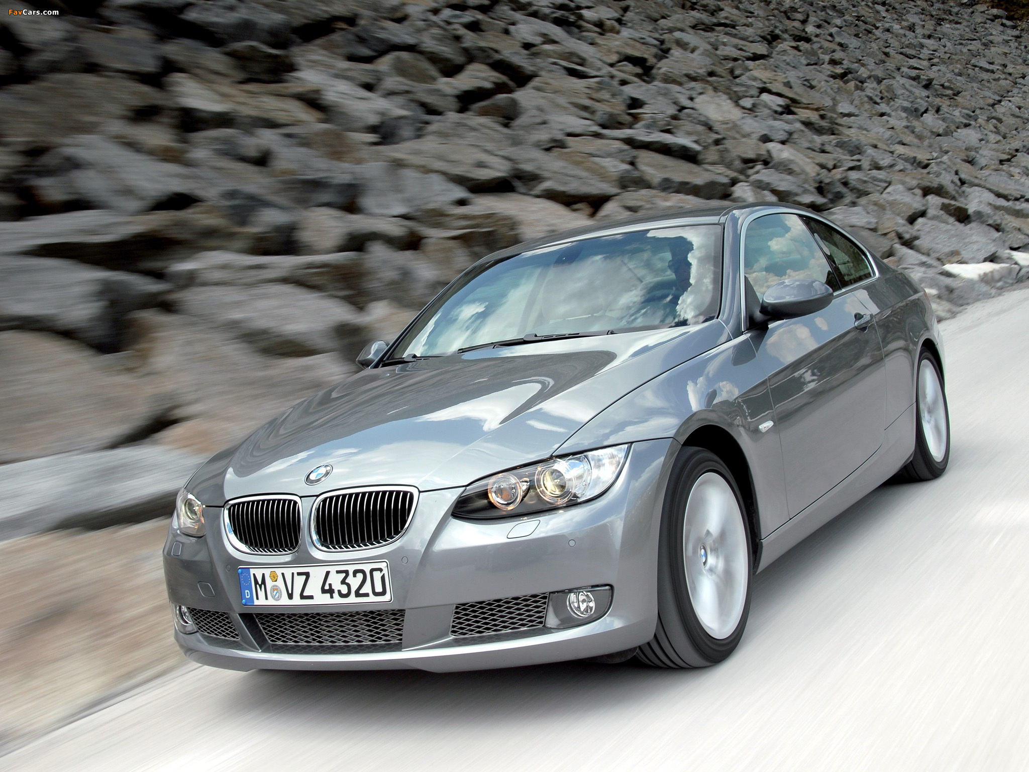 Images of BMW 335i Coupe (E92) 2007–10 (2048 x 1536)