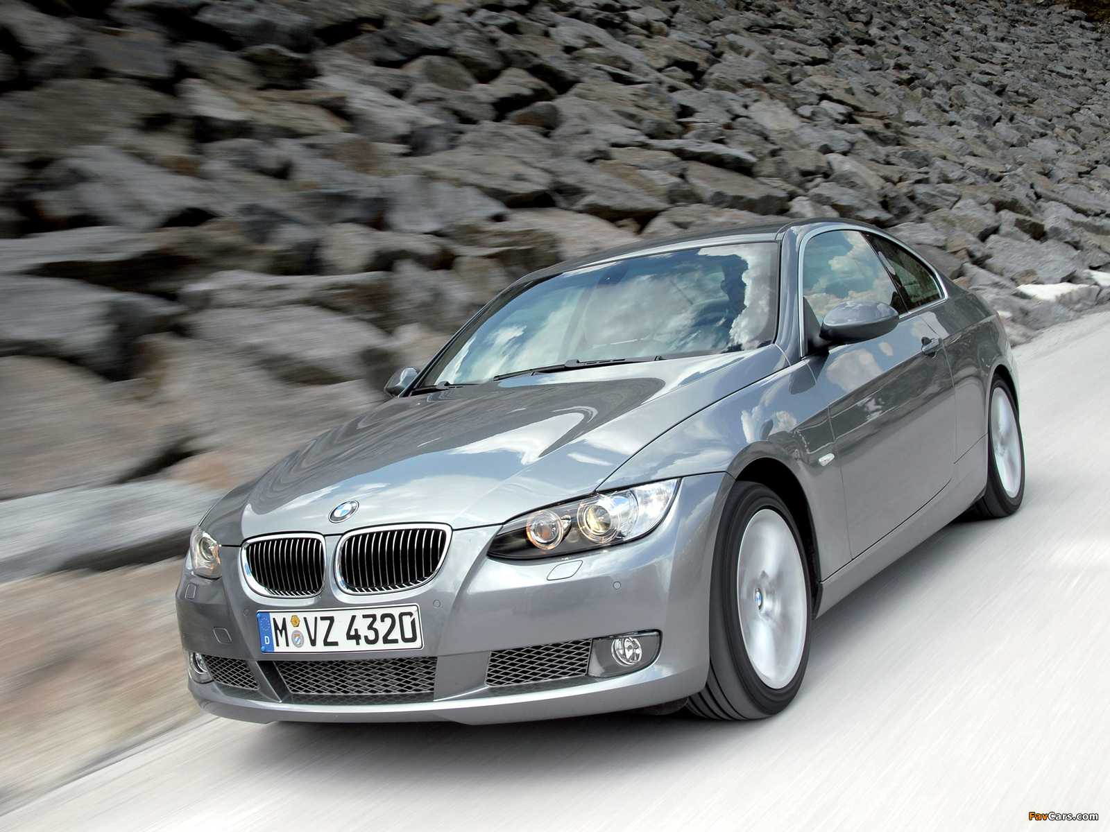Images of BMW 335i Coupe (E92) 2007–10 (1600 x 1200)