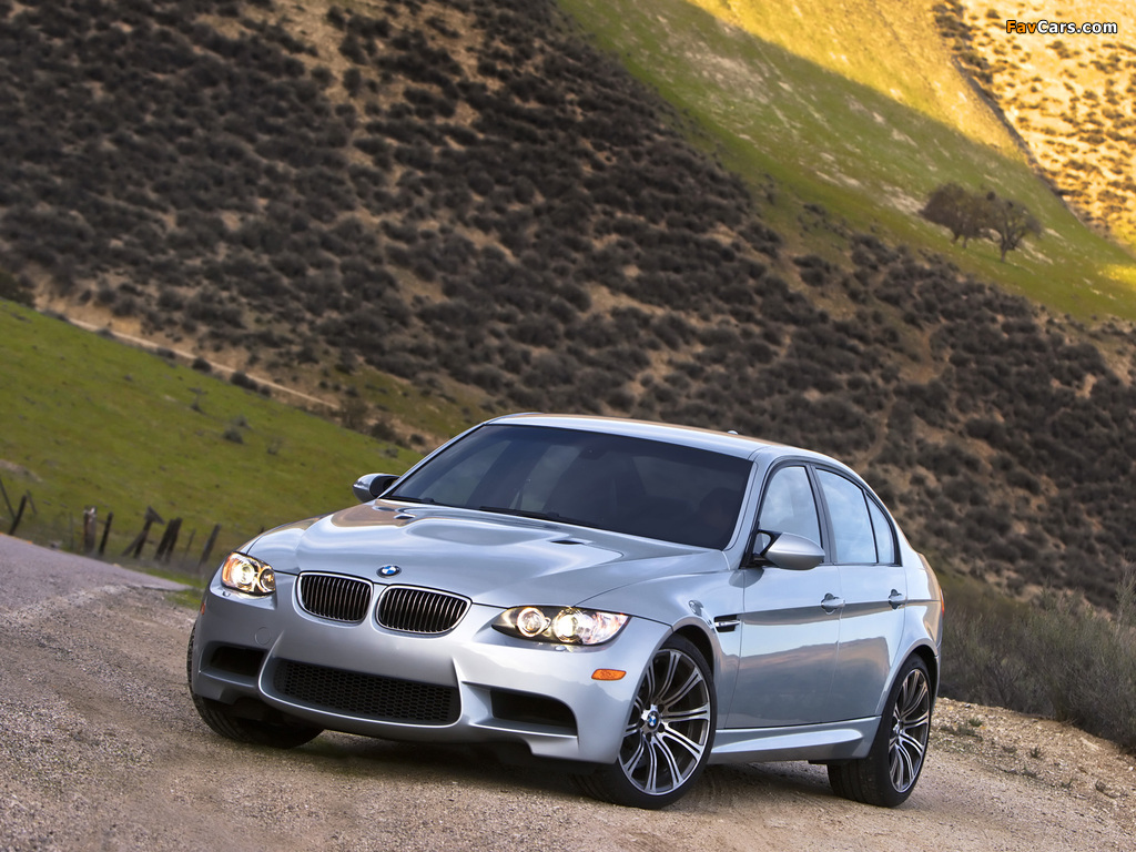 Images of BMW M3 Sedan US-spec (E90) 2008–10 (1024 x 768)