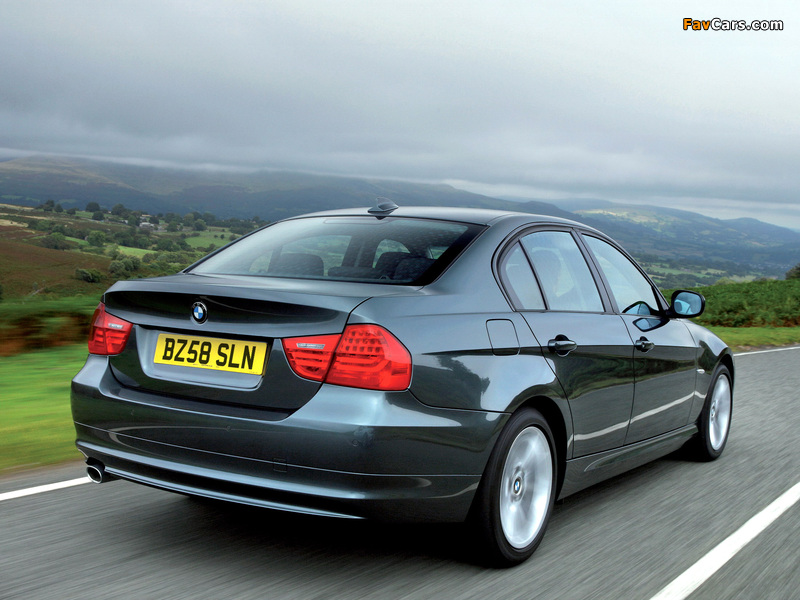 Images of BMW 320d Sedan UK-spec (E90) 2008–11 (800 x 600)