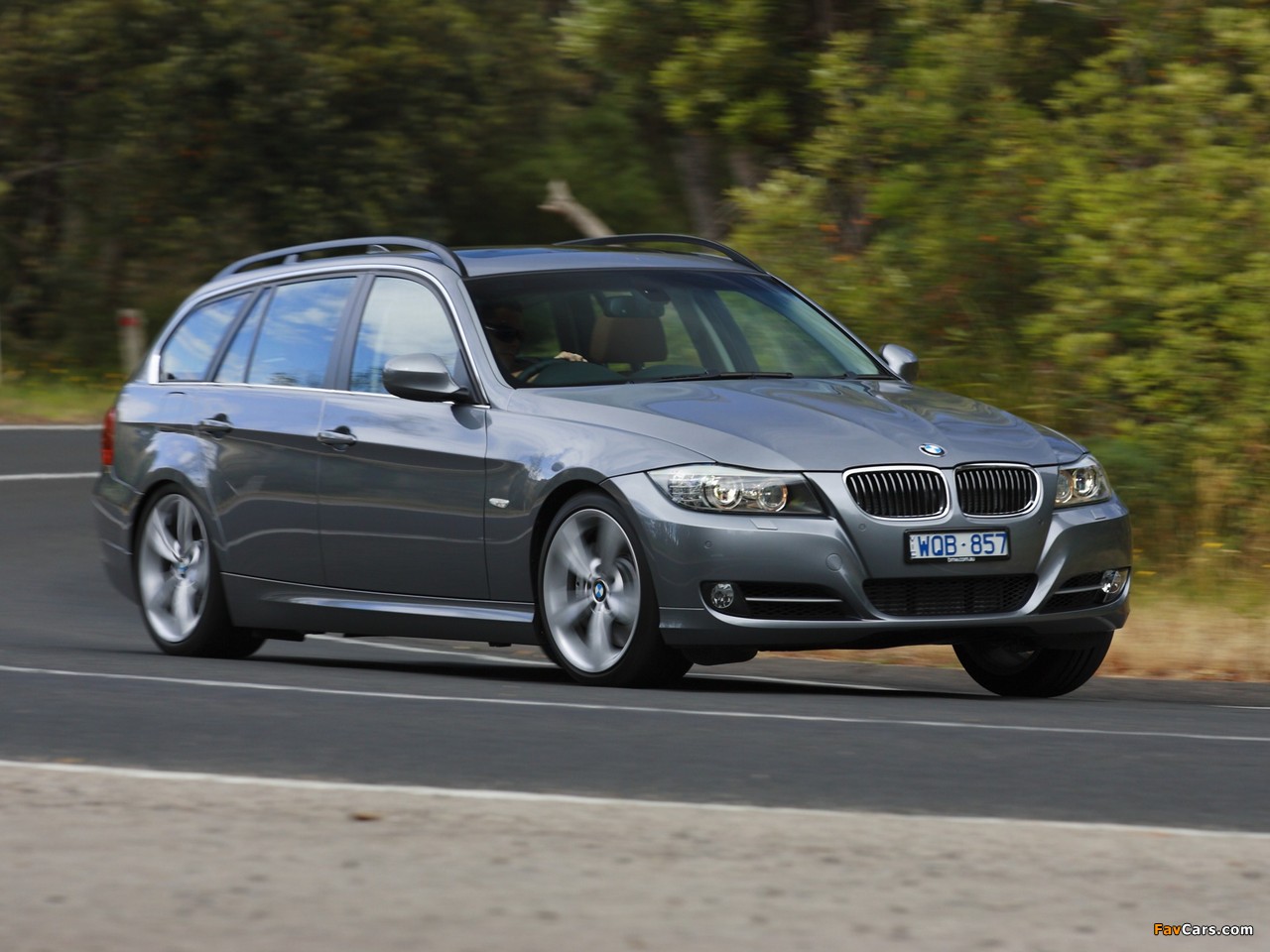 Images of BMW 335i Touring AU-spec (E91) 2008–12 (1280 x 960)