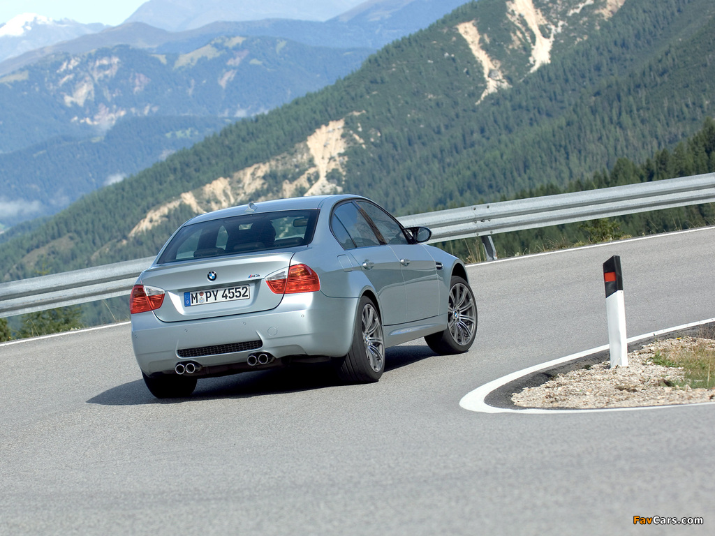 Images of BMW M3 Sedan (E90) 2008–10 (1024 x 768)