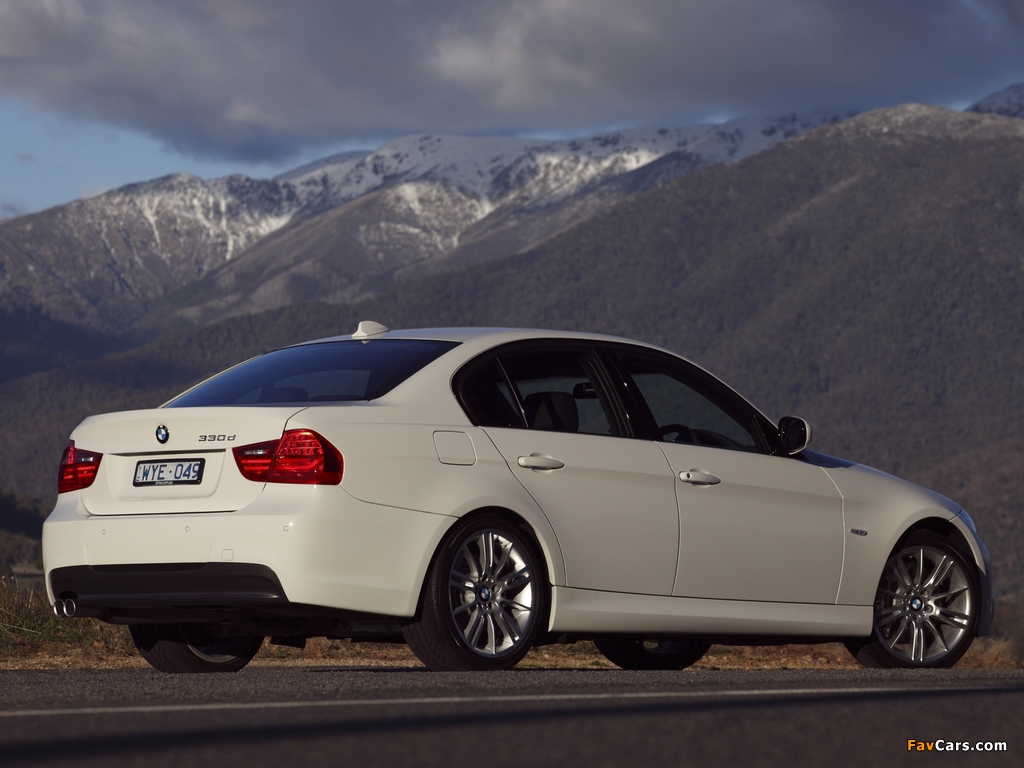 Images of BMW 330d Sedan M Sports Package AU-spec (E90) 2008–11 (1024 x 768)