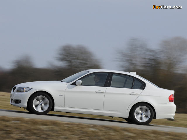 Images of BMW 320d EfficientDynamics Edition (E90) 2009–11 (640 x 480)