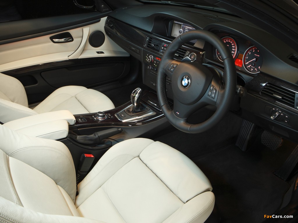 Images of BMW 335i Cabrio M Sports Package AU-spec (E93) 2010 (1024 x 768)