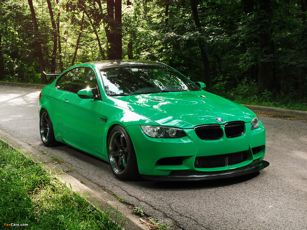 Images of IND BMW M3 Coupe Green Hell S65 (E92) 2011 (1280 x 960)