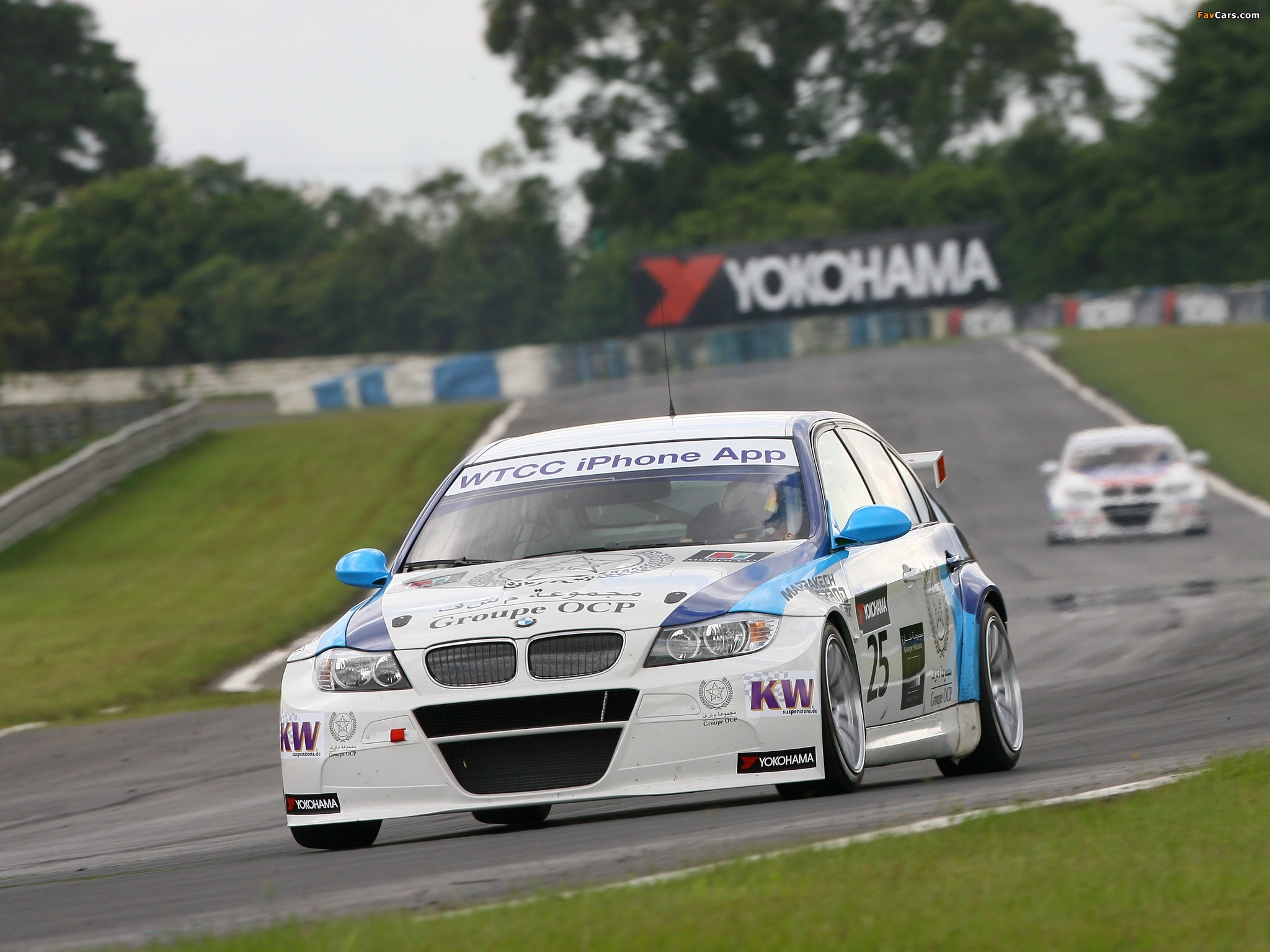 Images of BMW 320 TC WTCC Sedan (E90) 2011 (2048 x 1536)