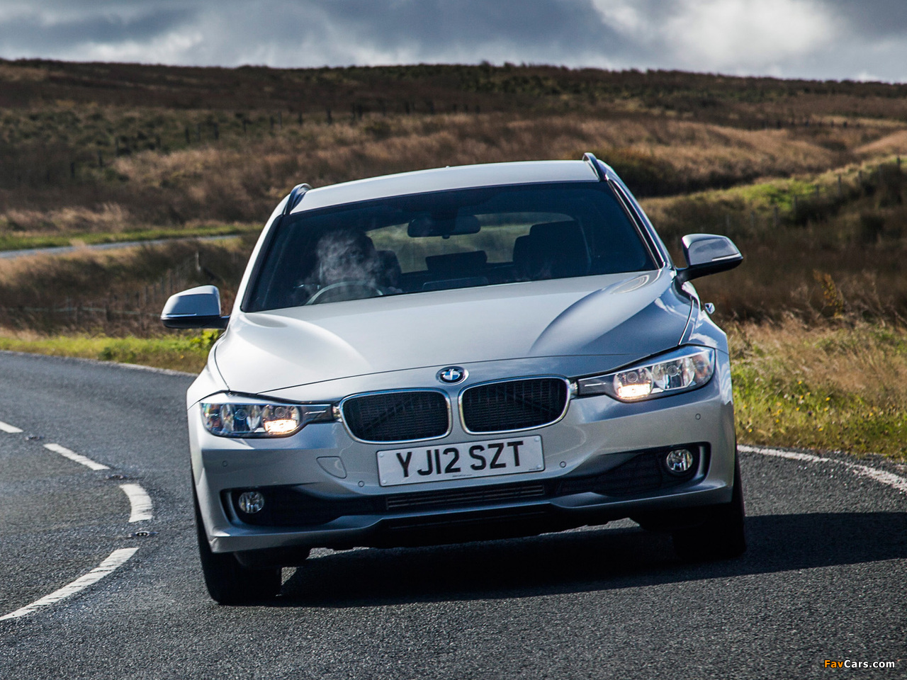 Images of BMW 318d Touring UK-spec (F31) 2012 (1280 x 960)