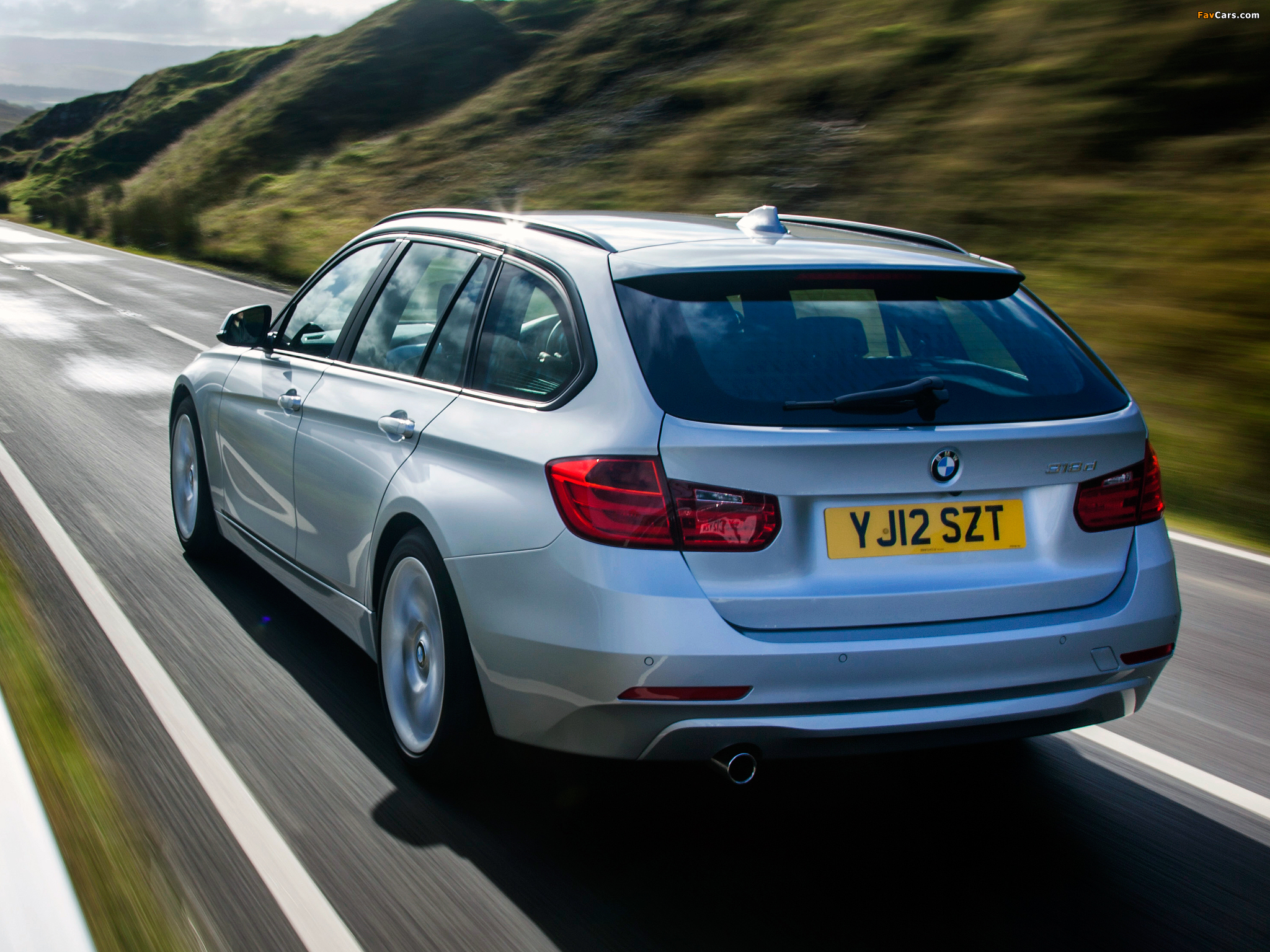 Images of BMW 318d Touring UK-spec (F31) 2012 (2048 x 1536)