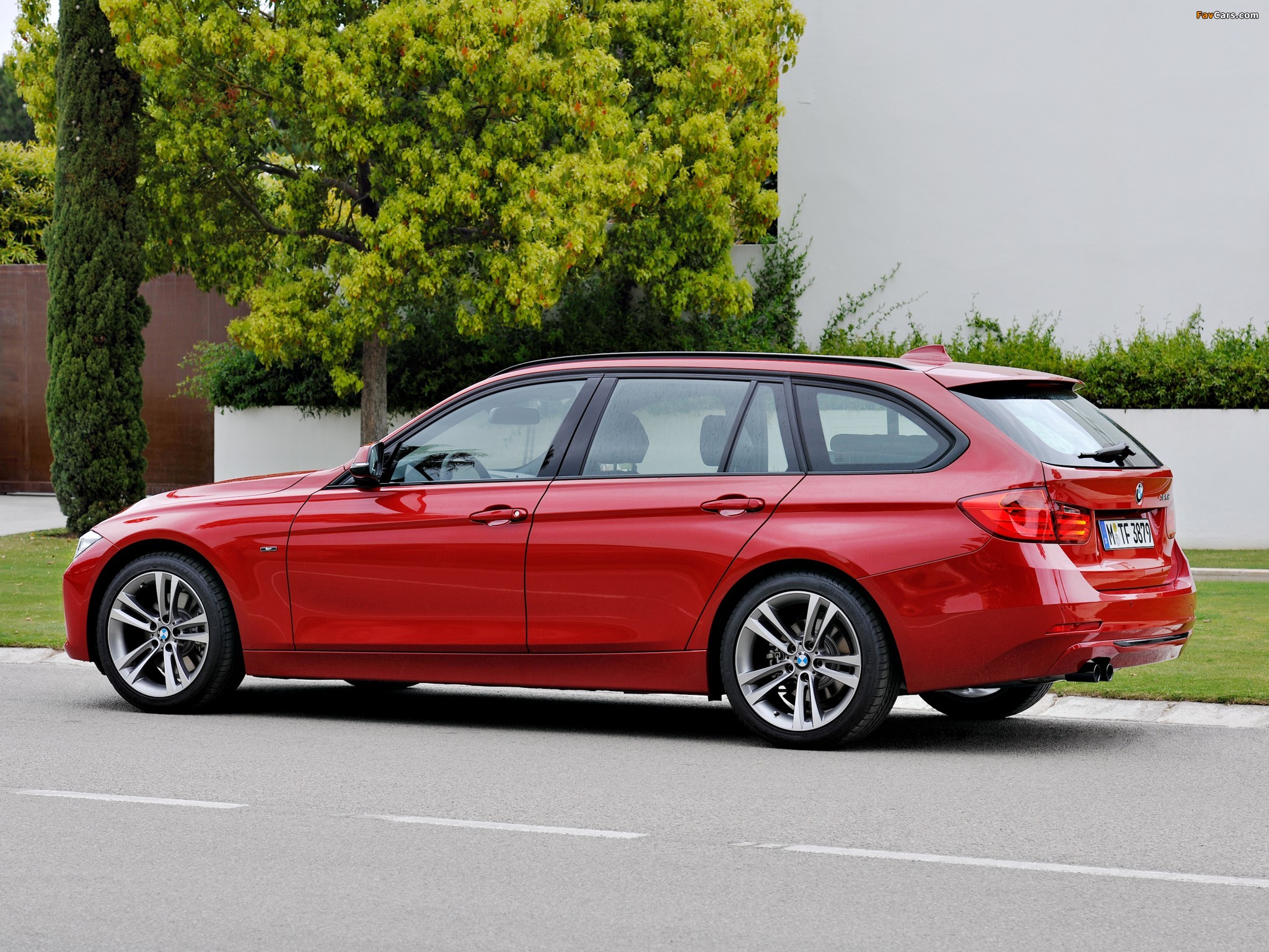 Images of BMW 328i Touring Sport Line (F31) 2012 (2048 x 1536)