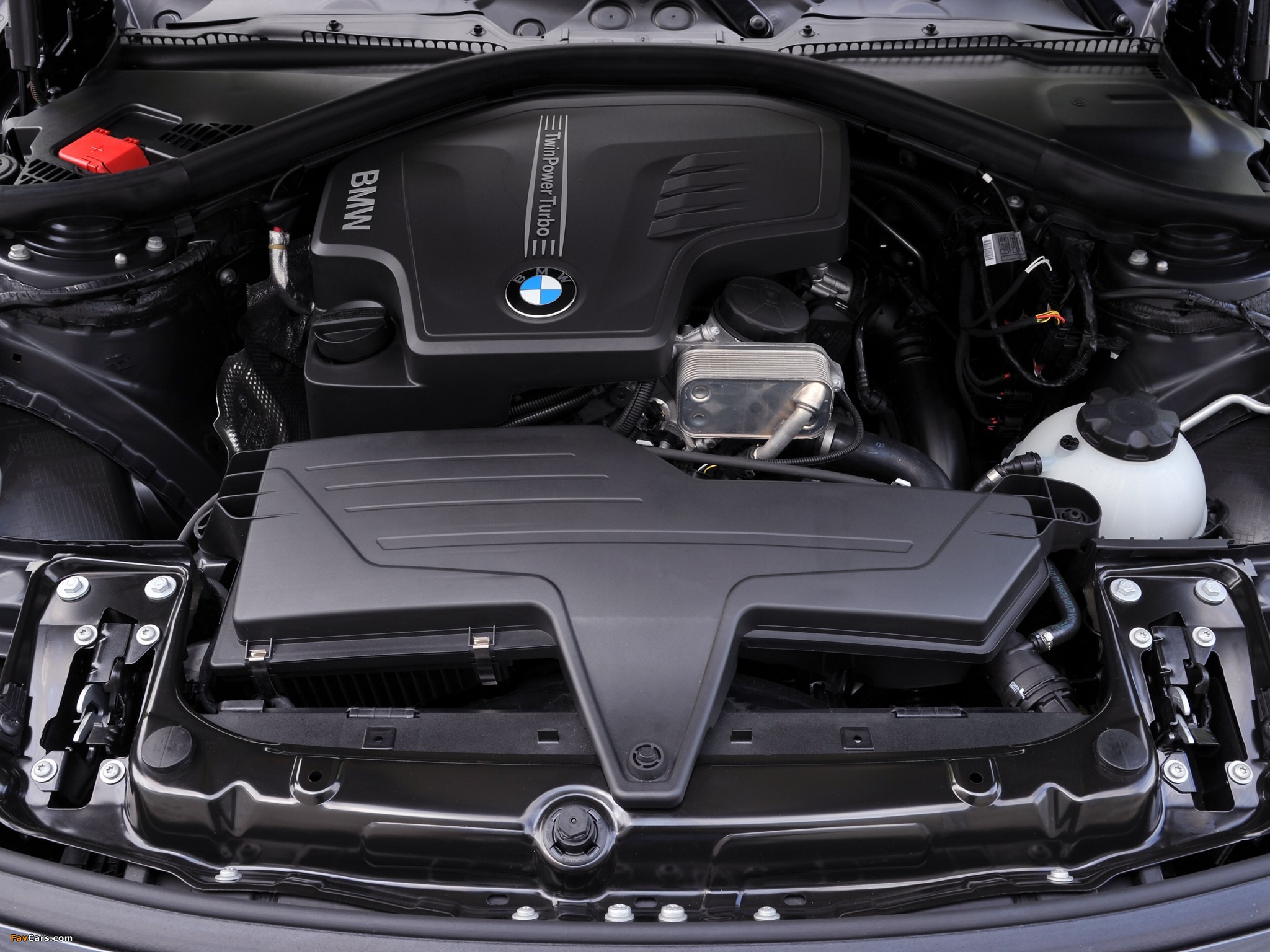 Images of BMW 328i Touring Luxury Line (F31) 2012 (2048 x 1536)