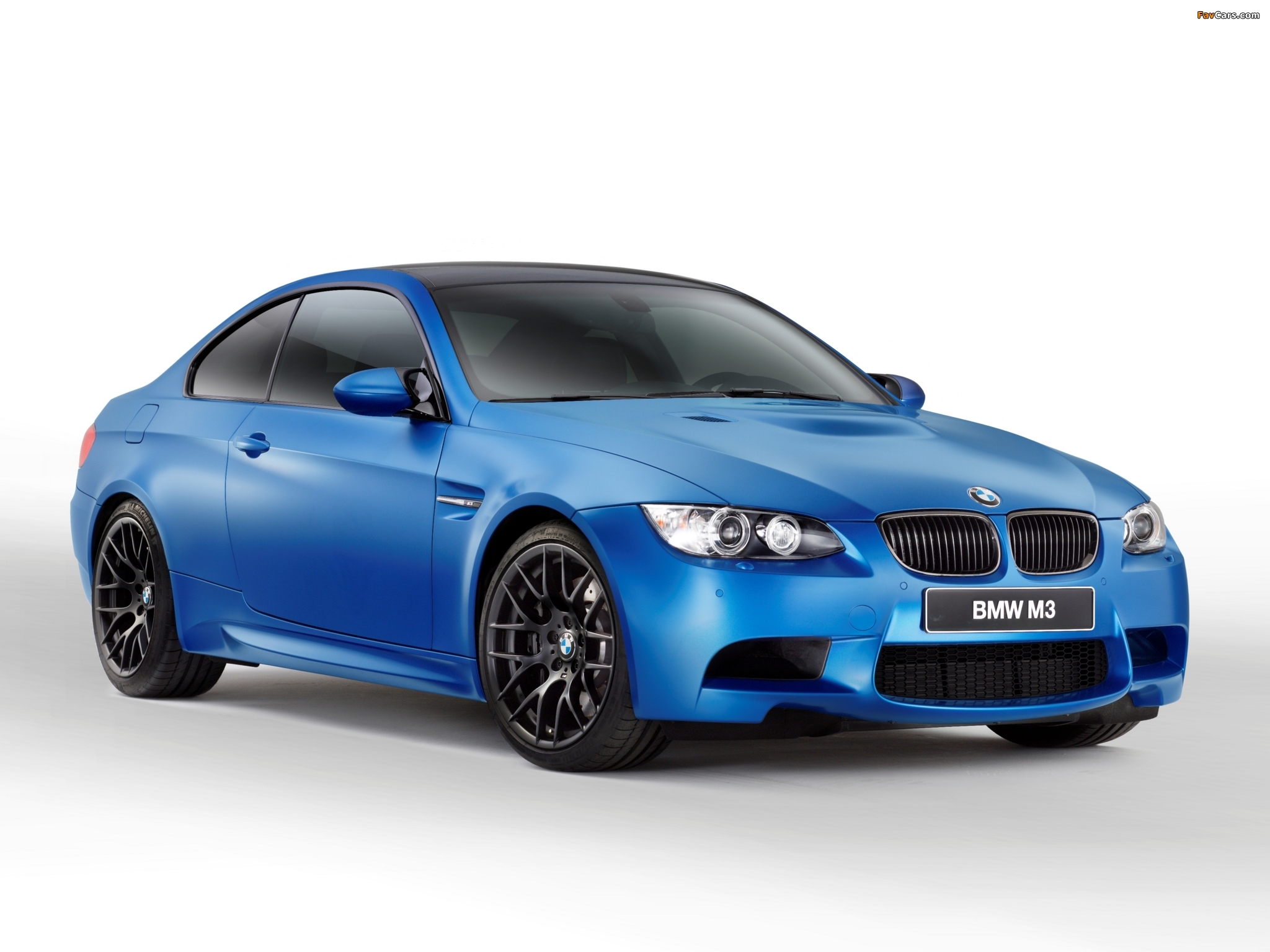 Images of BMW M3 Coupe Frozen Limited Edition (E92) 2013 (2048 x 1536)