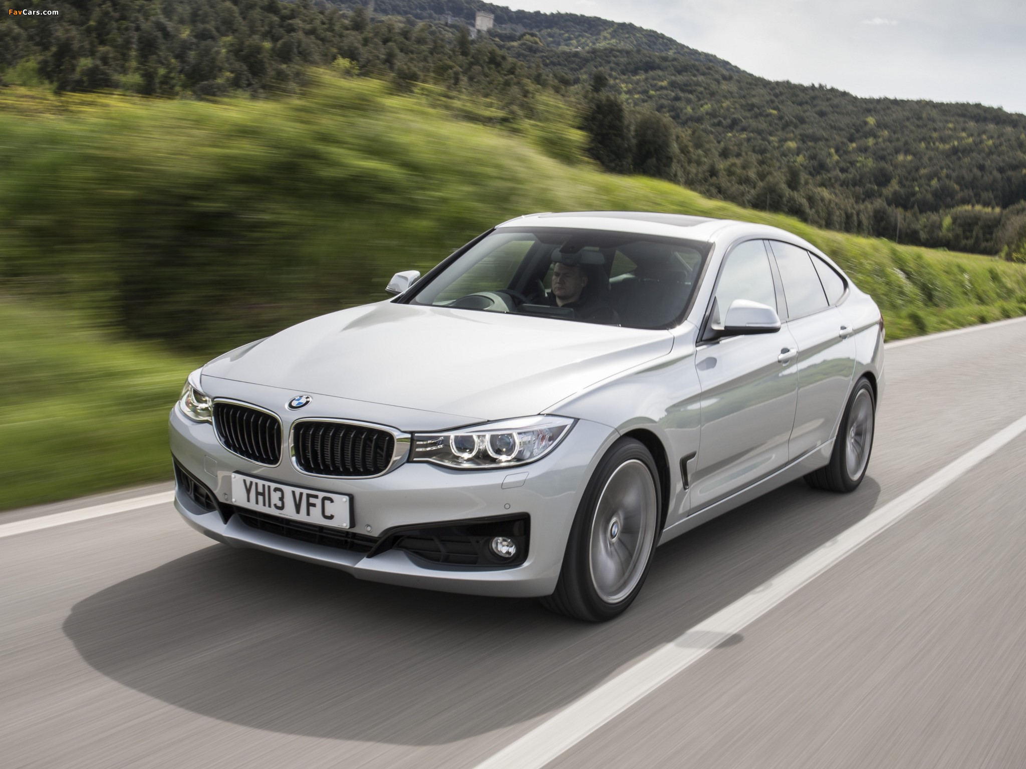 Images of BMW 318d Gran Turismo Sport Line UK-spec (F34) 2013 (2048 x 1536)