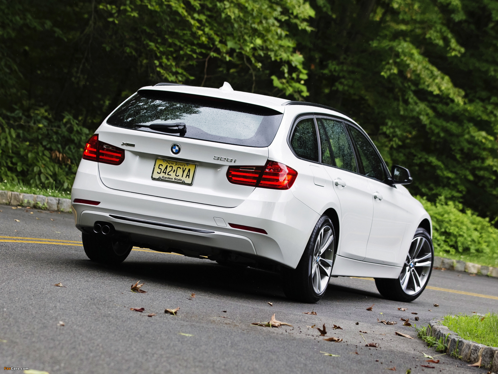 Images of BMW 328i xDrive Sports Wagon (F31) 2013 (2048 x 1536)