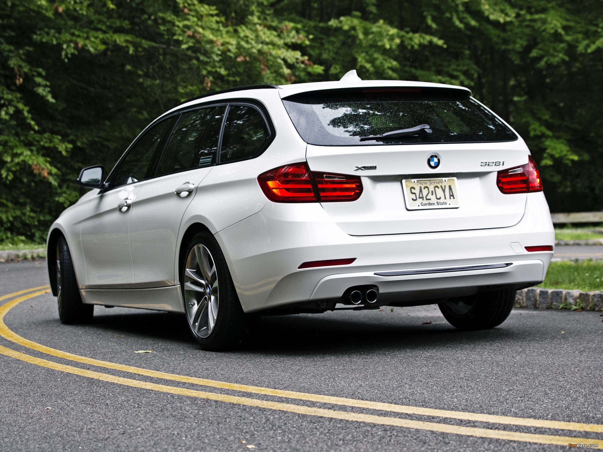 Images of BMW 328i xDrive Sports Wagon (F31) 2013 (2048 x 1536)