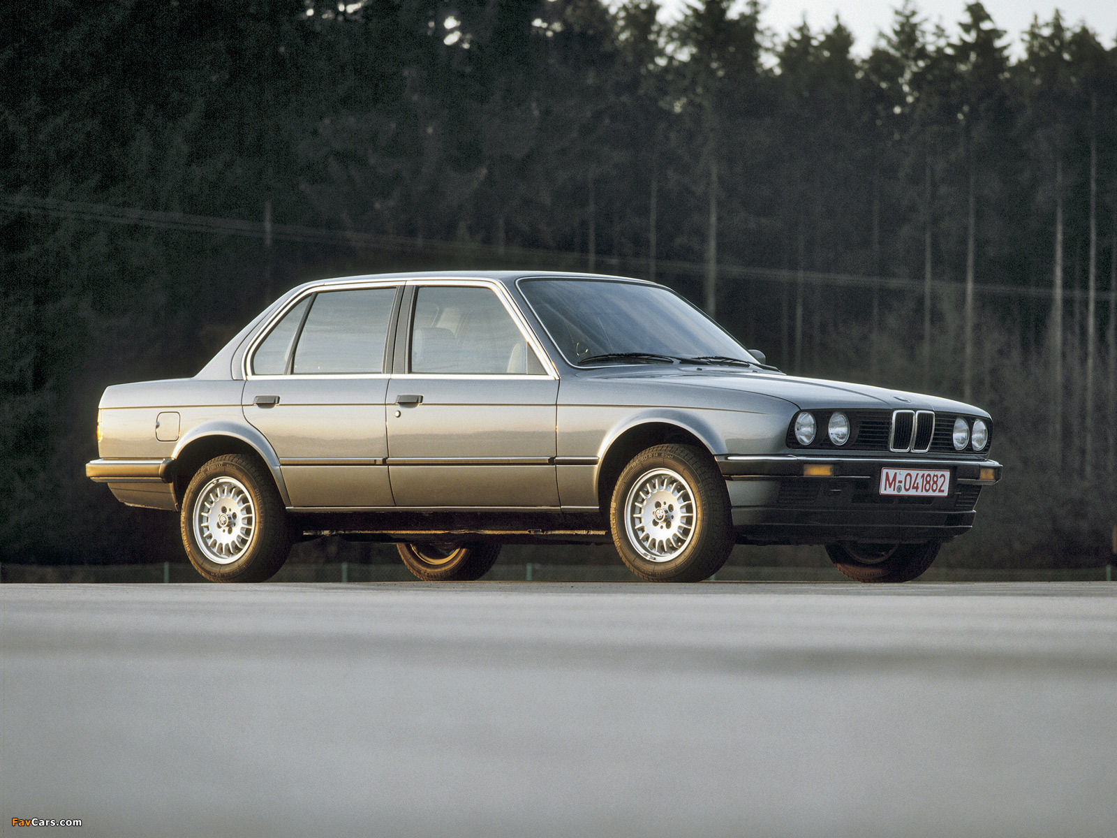 Images of BMW 320i Sedan (E30) 1982–91 (1600 x 1200)