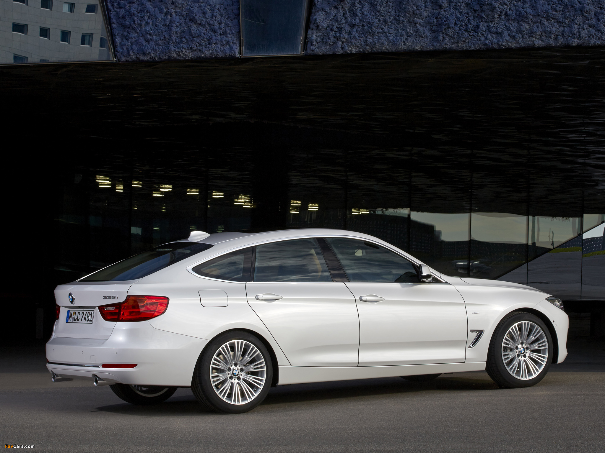 Photos of BMW 335i Gran Turismo Luxury Line (F34) 2013 (2048 x 1536)