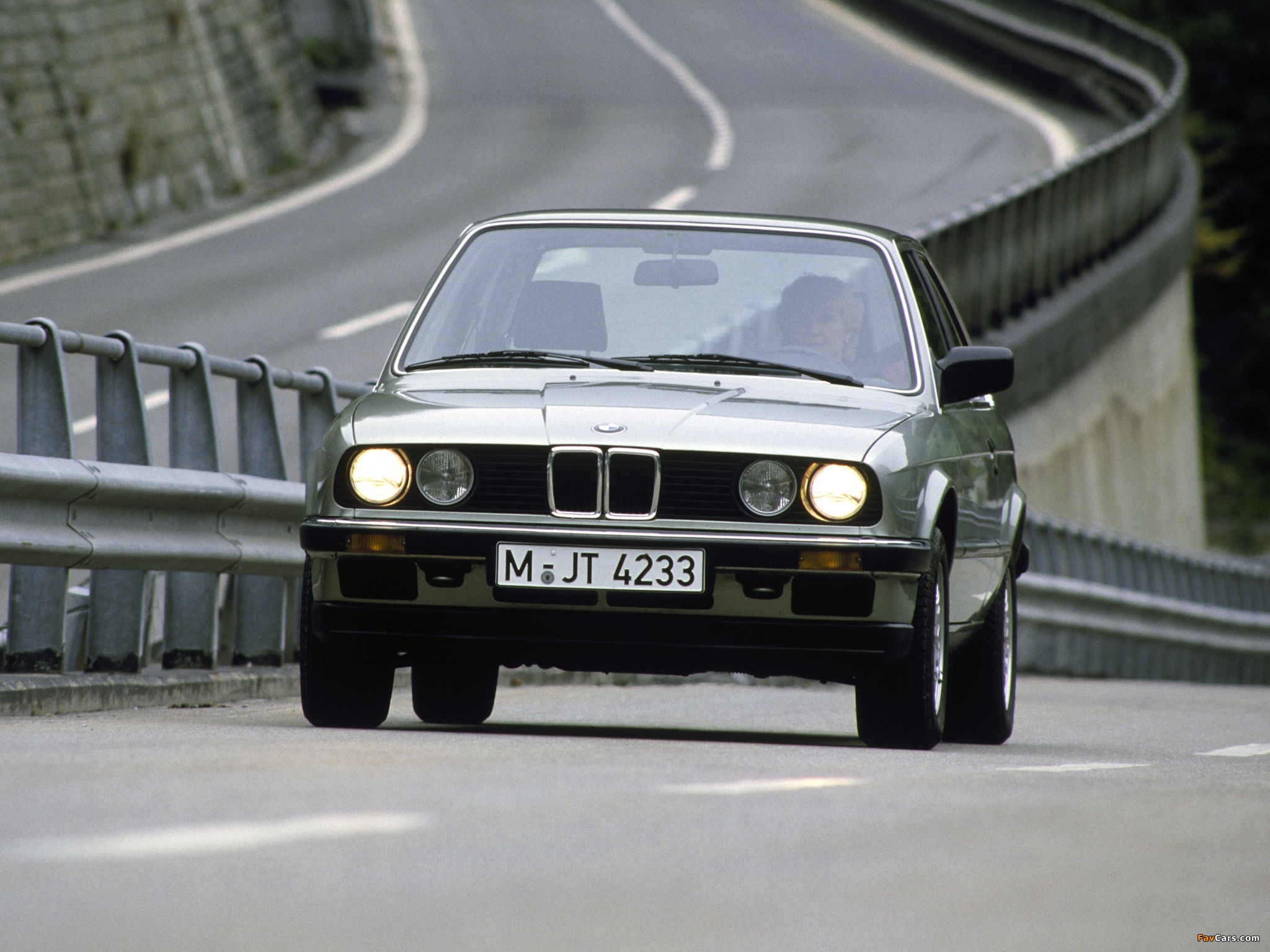 Photos of BMW 318i Coupe (E30) 1982–91 (2048 x 1536)