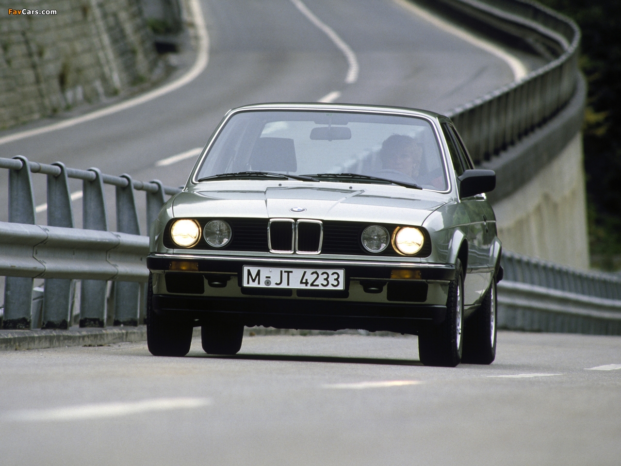 Photos of BMW 318i Coupe (E30) 1982–91 (1280 x 960)