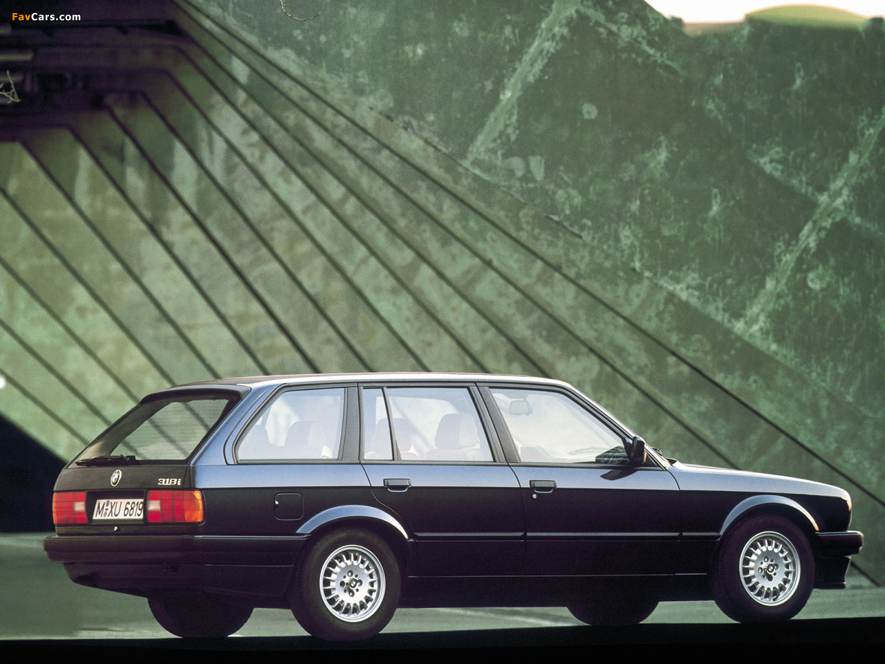Photos of BMW 318i Touring (E30) 1989–94 (1280 x 960)