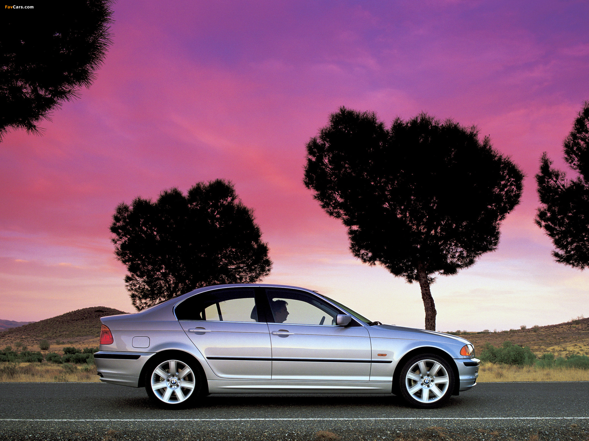 Photos of BMW 328i Sedan (E46) 1998–2000 (2048 x 1536)