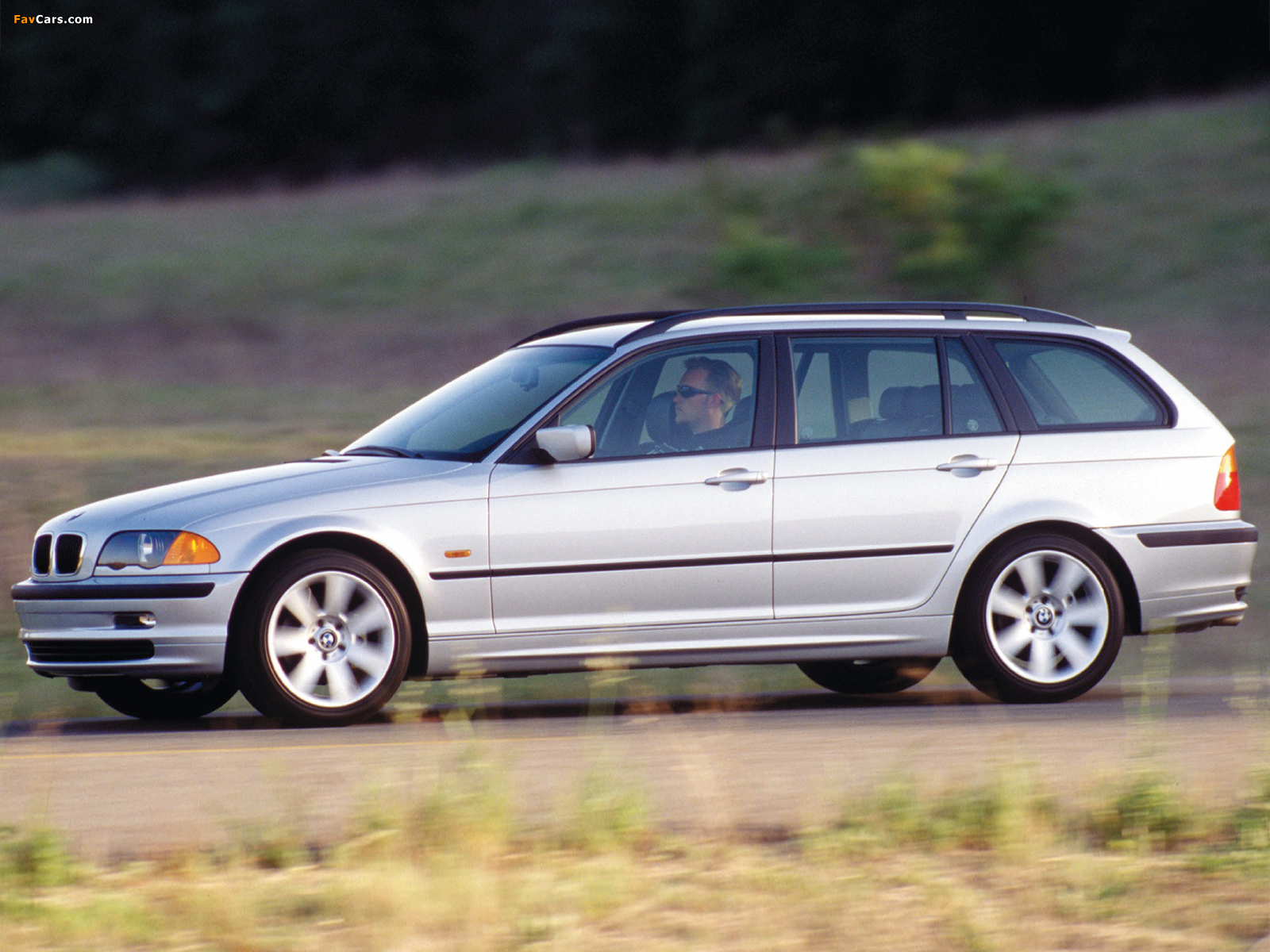 Photos of BMW 323i Touring (E46) 1998–2000 (1600 x 1200)