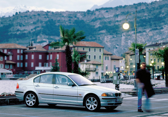 Photos of BMW 330i Sedan (E46) 2000–01
