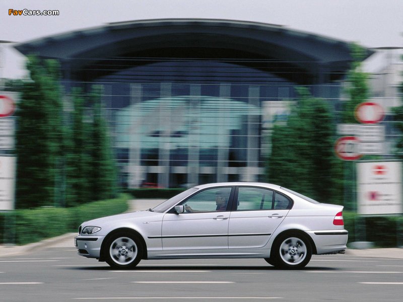 Photos of BMW 318i Sedan (E46) 2001–05 (800 x 600)