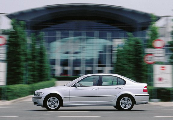 Photos of BMW 318i Sedan (E46) 2001–05