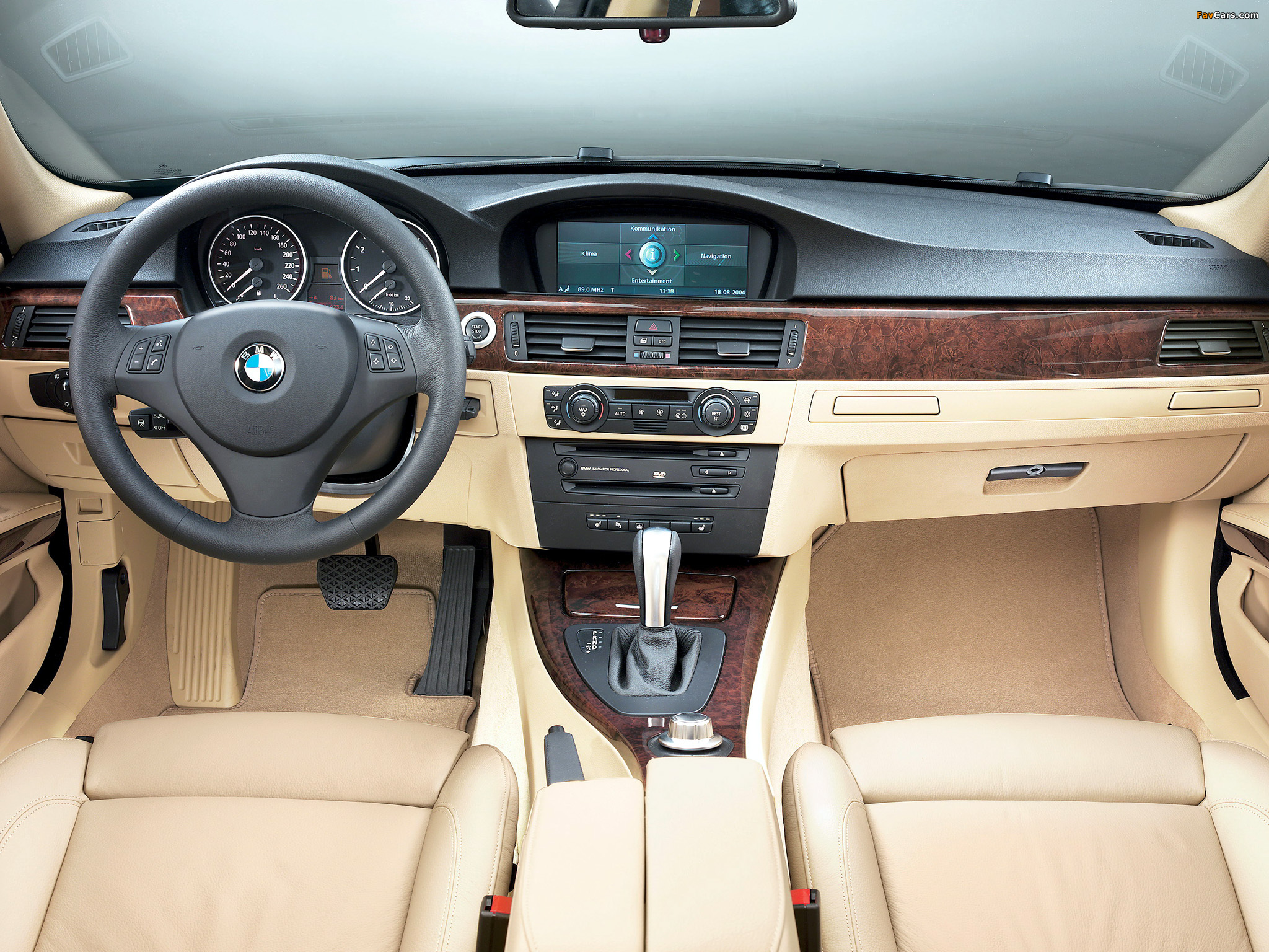Photos of BMW 330i Sedan (E90) 2005–08 (2048 x 1536)