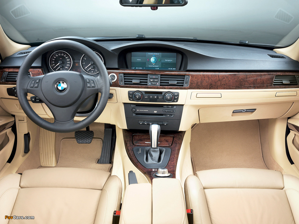 Photos of BMW 330i Sedan (E90) 2005–08 (1024 x 768)