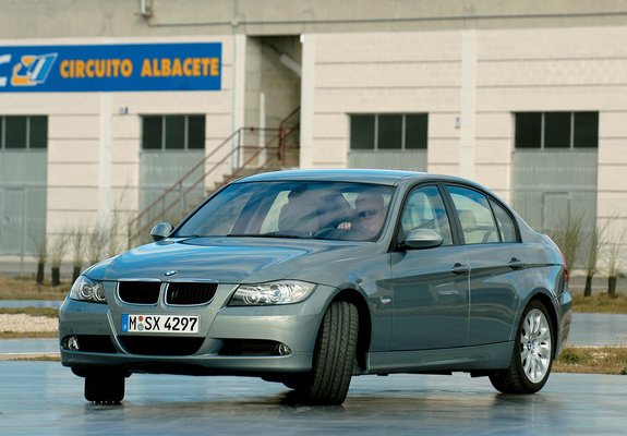 Photos of BMW 320d Sedan (E90) 2005–08