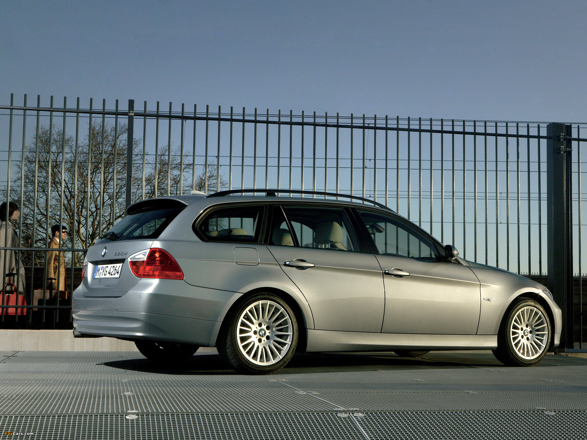 Photos of BMW 320d Touring (E91) 2006–08 (2048 x 1536)