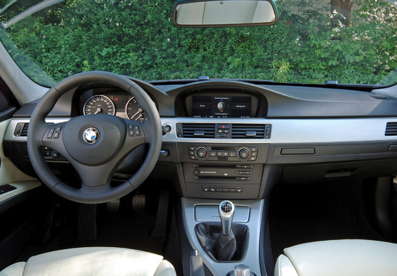 Photos of BMW 320d Touring (E91) 2006–08