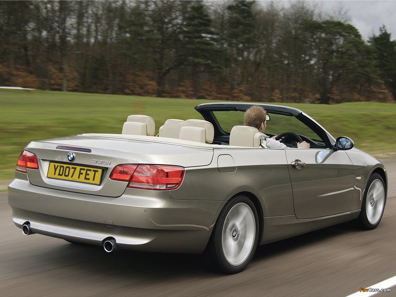 Photos of BMW 335i Cabrio UK-spec (E93) 2007–10 (1280 x 960)