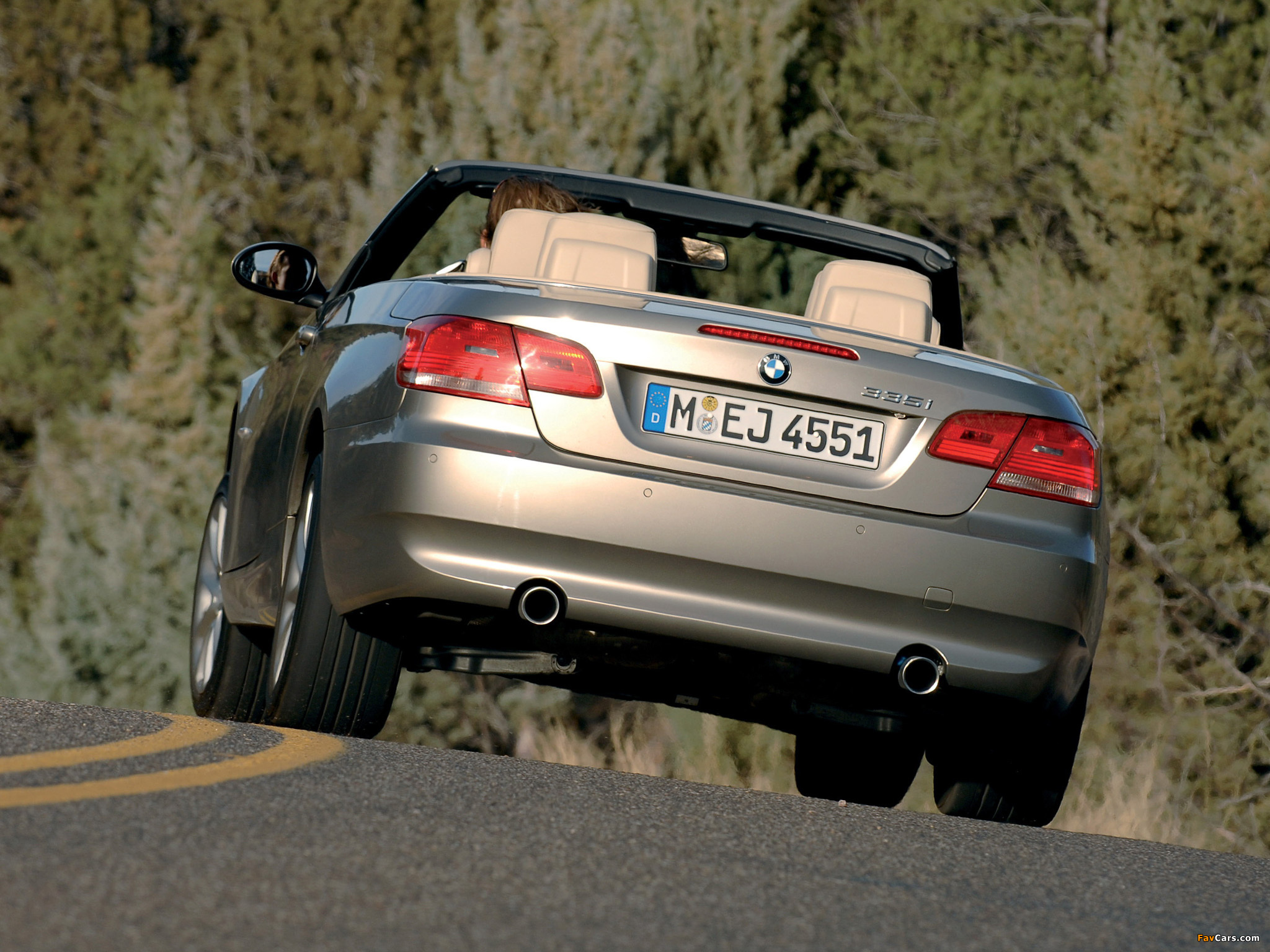 Photos of BMW 335i Cabrio (E93) 2007–10 (2048 x 1536)