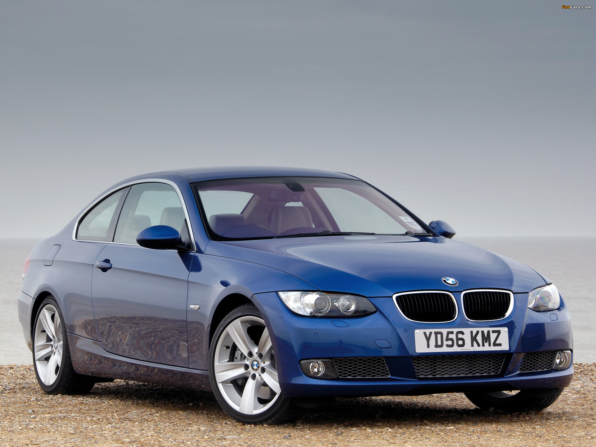 Photos of BMW 335i Coupe UK-spec (E92) 2007–10 (2048 x 1536)