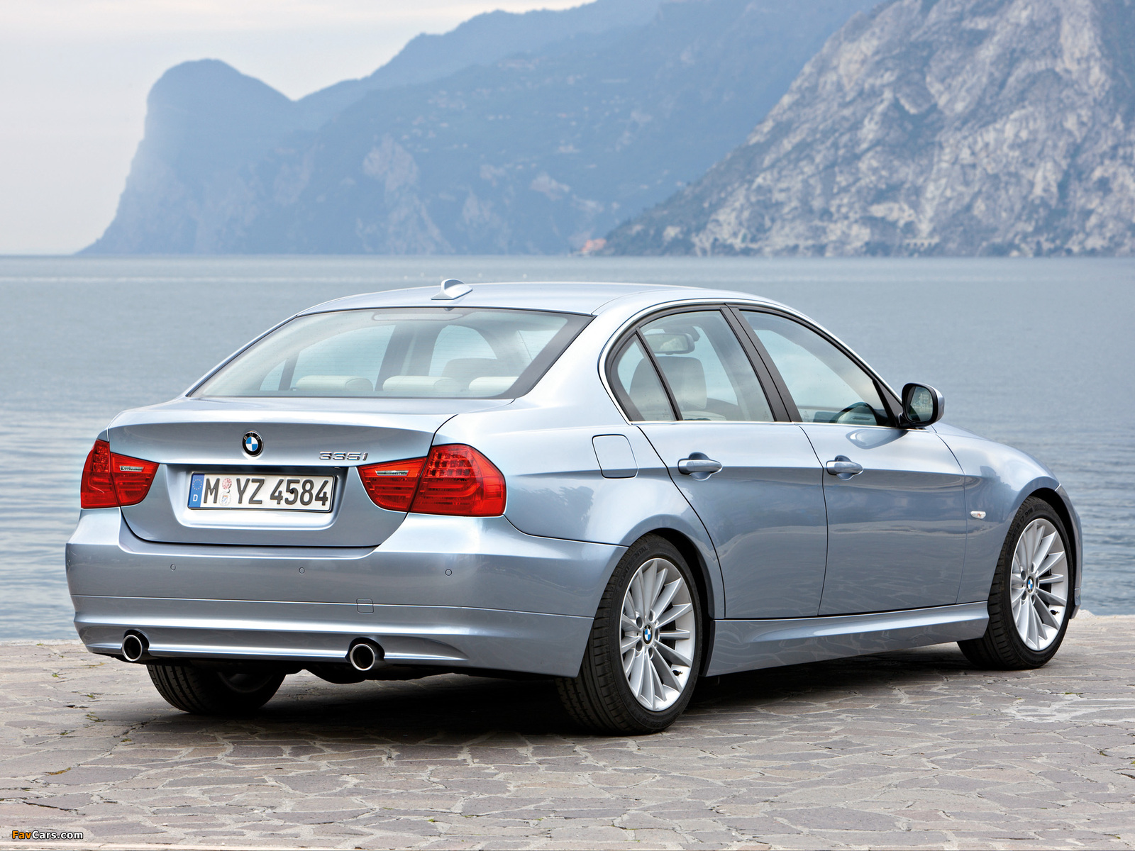 Photos of BMW 335i Sedan (E90) 2008–11 (1600 x 1200)