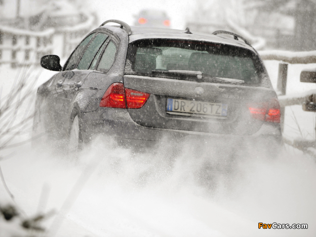 Photos of BMW 320d xDrive Touring (E91) 2008–12 (640 x 480)