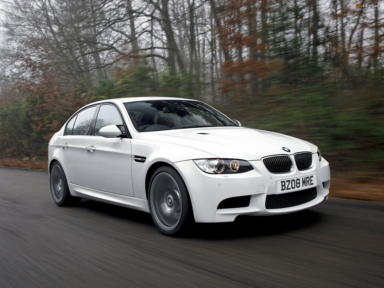 Photos of BMW M3 Sedan UK-spec (E90) 2008–10 (1600 x 1200)