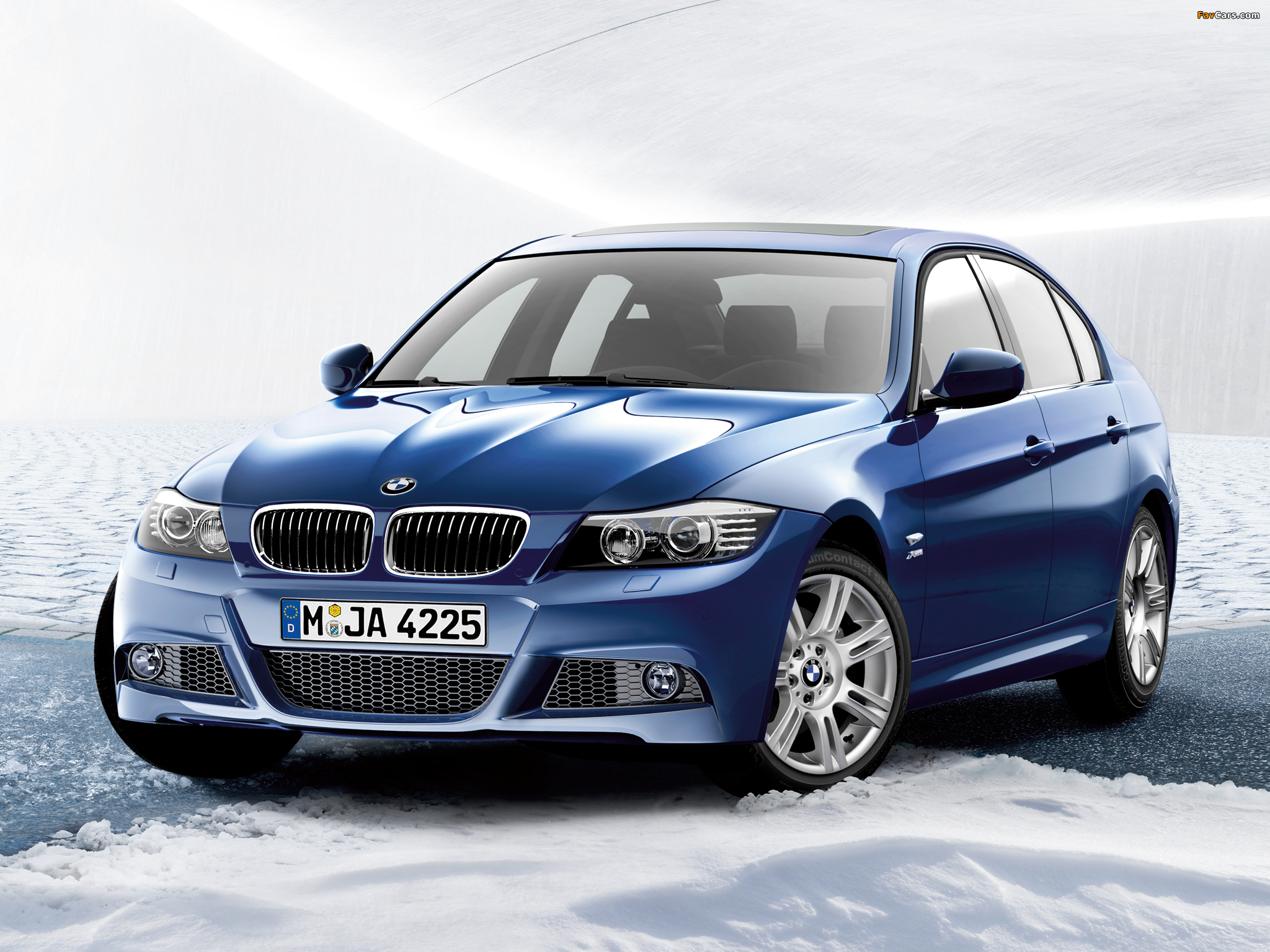 Photos of BMW 320d xDrive Sedan M Sports Package (E90) 2008–11 (2048 x 1536)