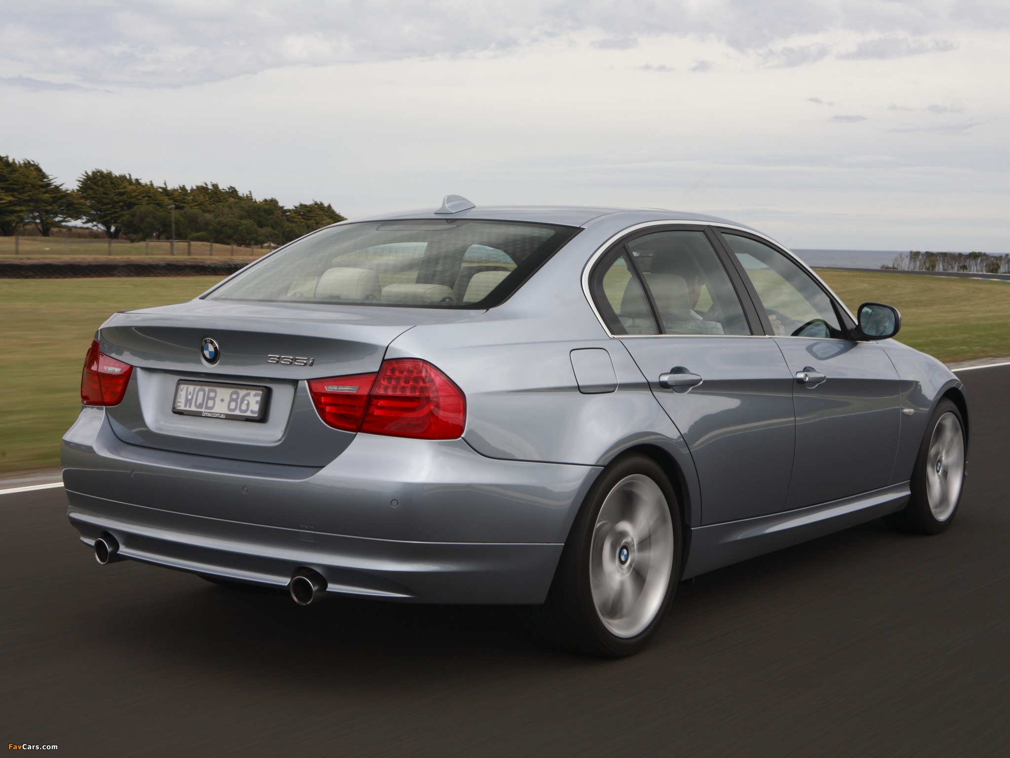 Photos of BMW 335i Sedan AU-spec (E90) 2008–11 (2048 x 1536)