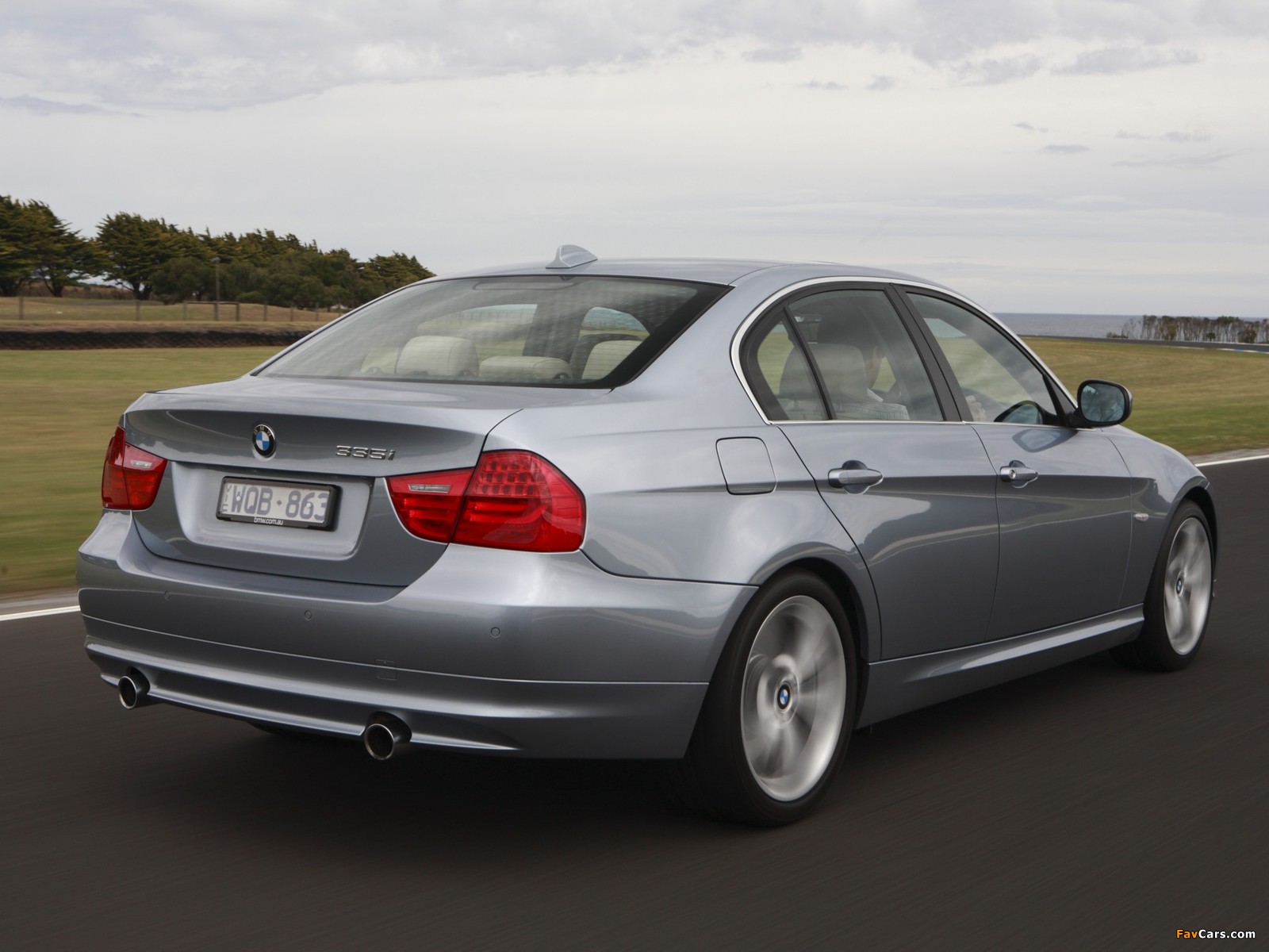 Photos of BMW 335i Sedan AU-spec (E90) 2008–11 (1600 x 1200)