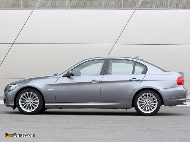 Photos of BMW 330d Sedan (E90) 2008–11 (640 x 480)