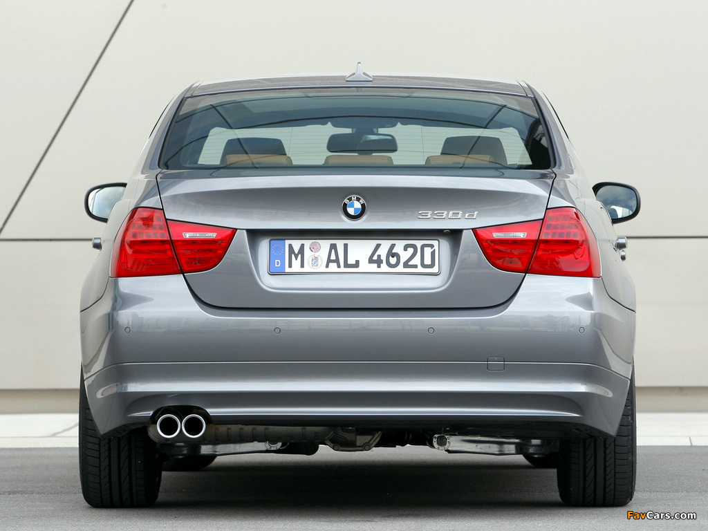 Photos of BMW 330d Sedan (E90) 2008–11 (1024 x 768)