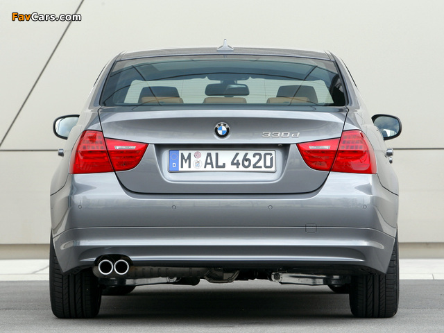 Photos of BMW 330d Sedan (E90) 2008–11 (640 x 480)