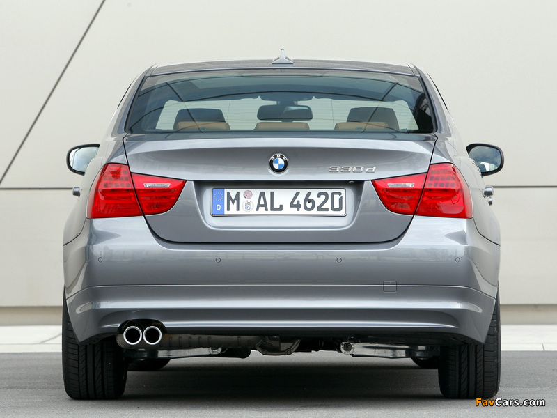Photos of BMW 330d Sedan (E90) 2008–11 (800 x 600)